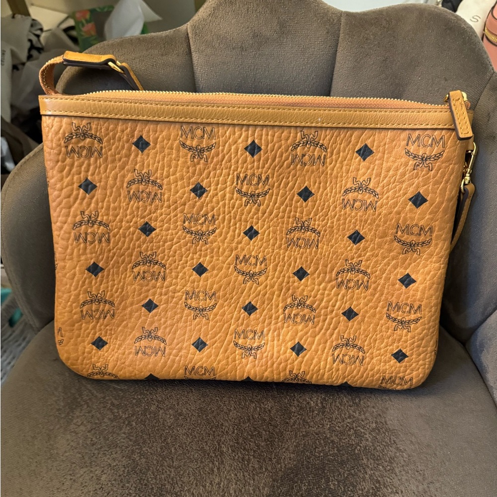 NWOT MCM shoulder pochette